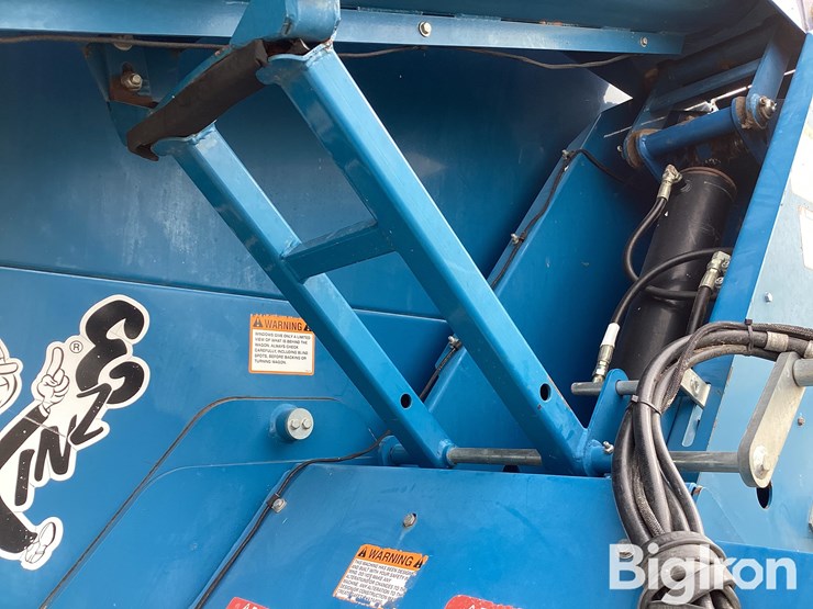 2005-kinze-1050-image-19