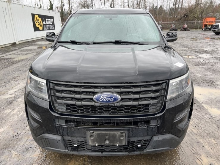 2018-ford-explorer-image-8
