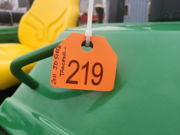 2011-john-deere-5045e-image-2