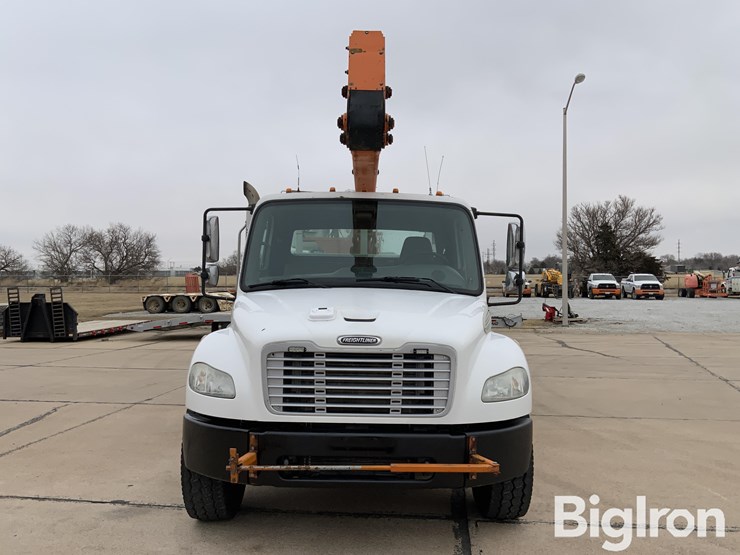 2006-freightliner-m2-106-image-2