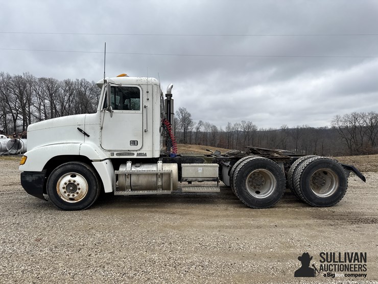 1996-freightliner-fld112-image-8