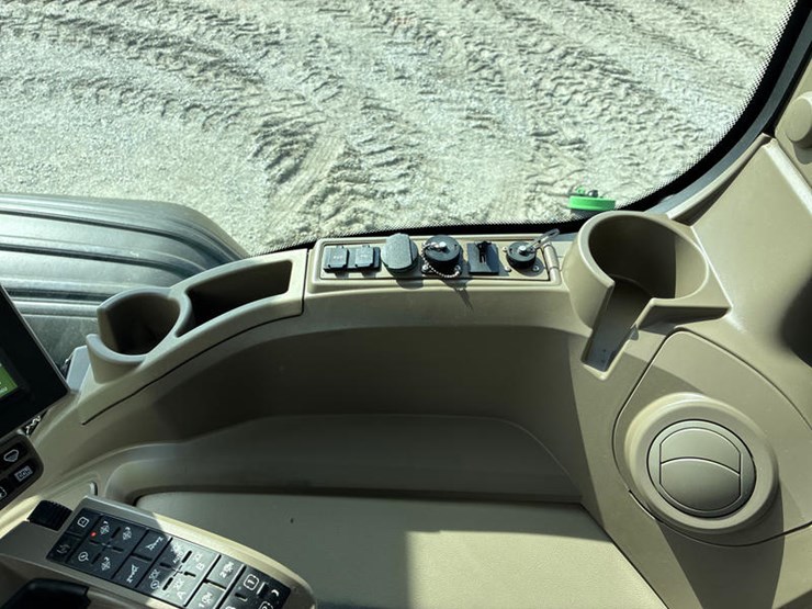 2022-john-deere-600r-image-88