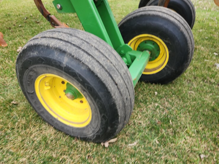 john-deere-2700-image-10