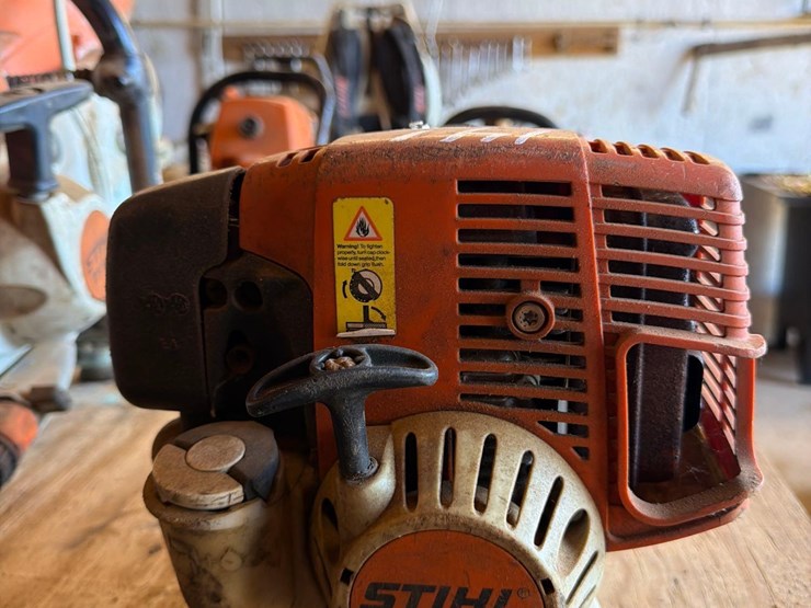 stihl-fs90r-gas-powered-weed-eater-image-2