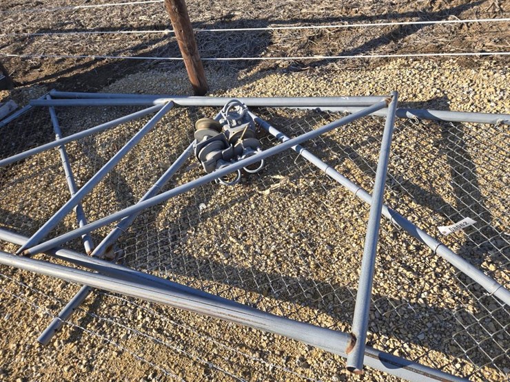 #8062-•-32'-galvanized-chain-link-rolling-gate-w/-rollers-image-3