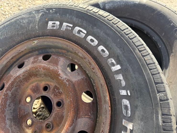 #5035-•-lot-of-(3)-miscellaneous-tires-inv#-5035-image-6