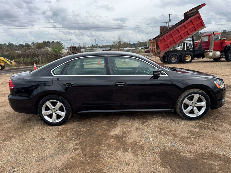 2013-volkswagen-passat-se-4-door-sedan---180,168-miles-image-7