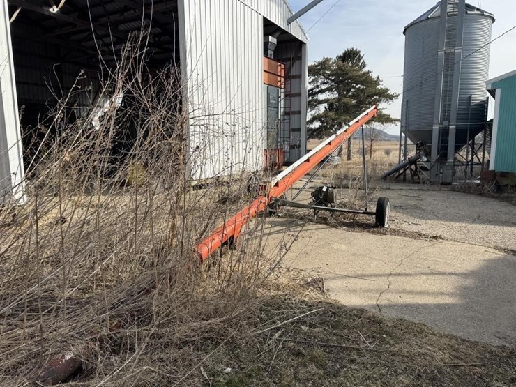 brandi-6"x40'-+/--auger-on-transport-image-6