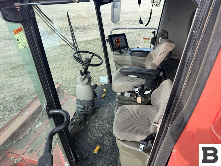 2008-case-ih-7010-image-90