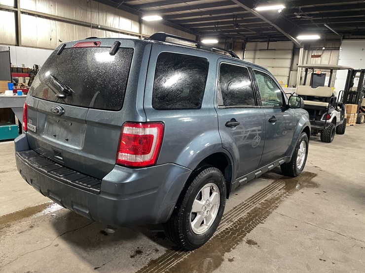 2011-ford-escape-image-5