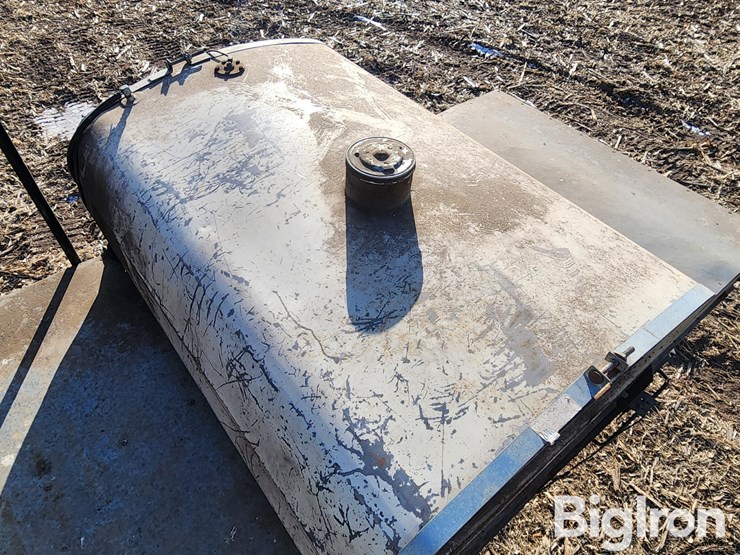 1980-gleaner-f2-image-13