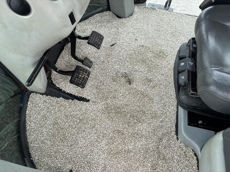 2013-new-holland-t9.505-image-68