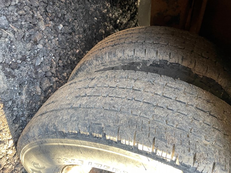 #6061-•-2004-redi-haul-12-ton-tandem-axle-flatbed-equipment-trailer-(has-wi-title)-image-11