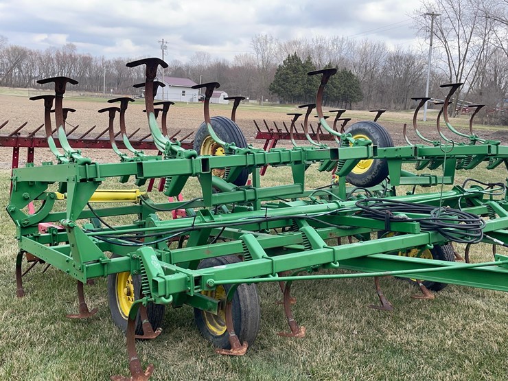 john-deere-1010-image-15