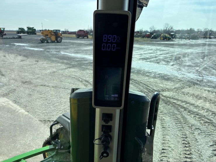 2023-john-deere-8rx-370-image-81