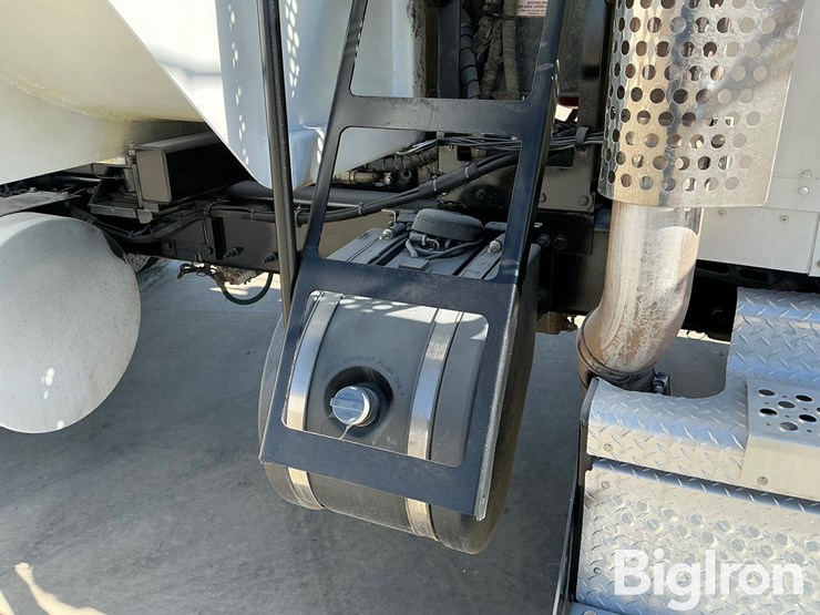 2020-kenworth-t800-image-19