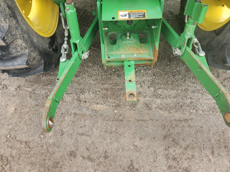 2011-john-deere-5045e-image-10