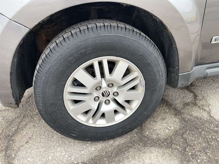 2011-ford-escape-image-67