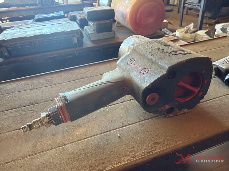earthquake-3/4"-drive-pneumatic-impact-wrench-image-2