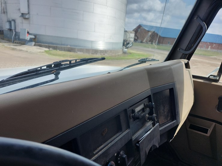 1989-case-ih-4700-image-23