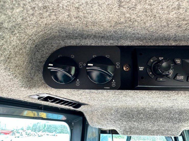 2012-deere-450j-lt-image-59