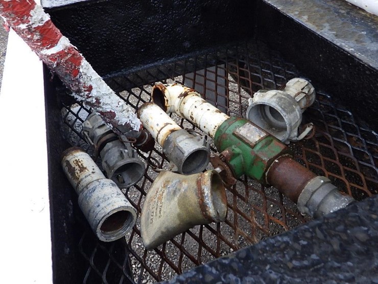 2007-peterbilt-335-image-14