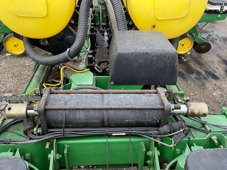 john-deere-7200-image-14