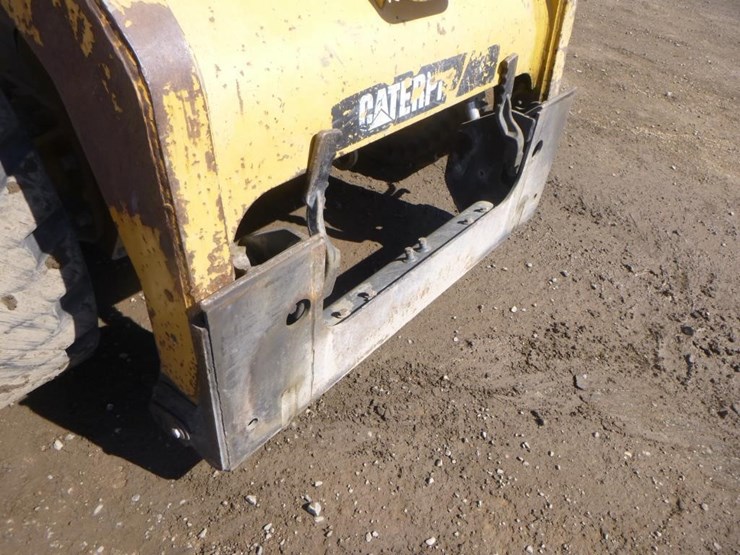 2010-caterpillar-246c-image-10