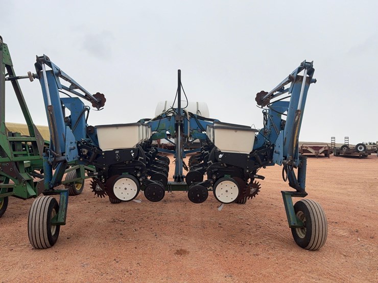 kinze-corn-planter-image-7