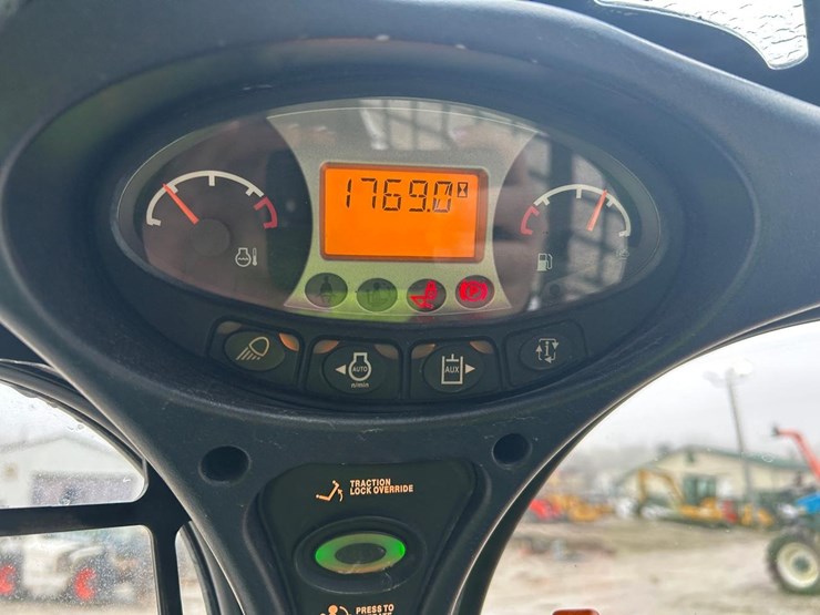 2023-bobcat-s740-image-25