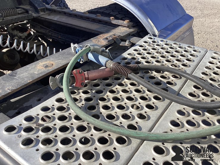 2005-kenworth-w900l-image-20