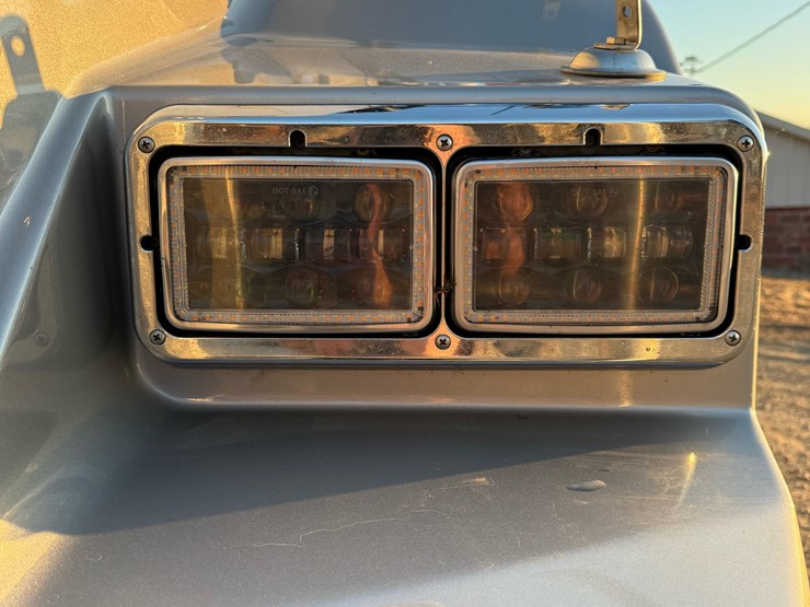 2017-kenworth-t800-image-13