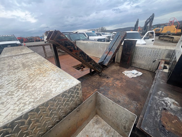 ford-f350-xlt-image-22