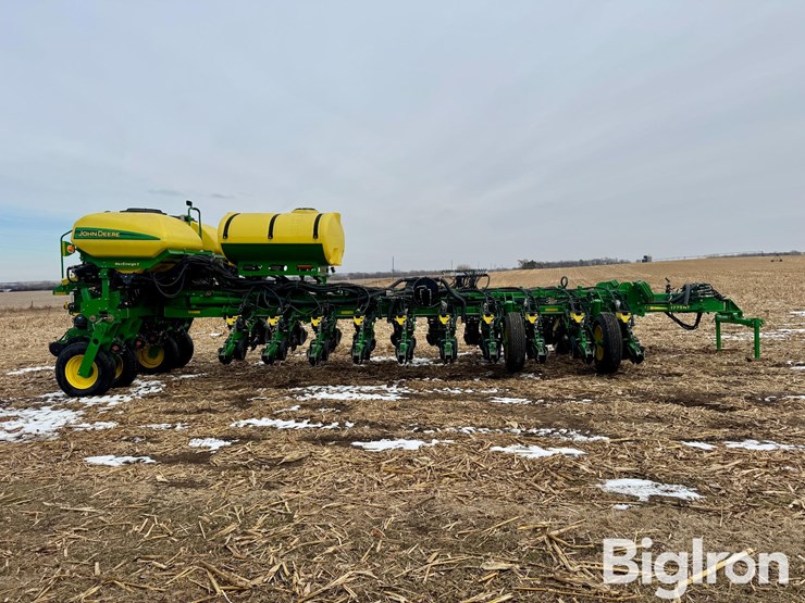 2015-john-deere-1775-image-4