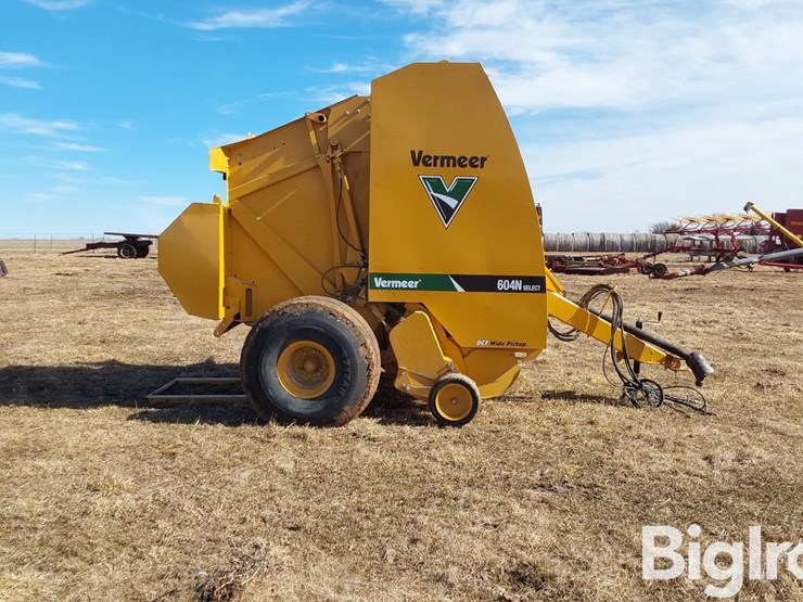 2017-vermeer-604n-image-4