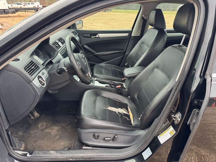 2013-volkswagen-passat-se-4-door-sedan---180,168-miles-image-10