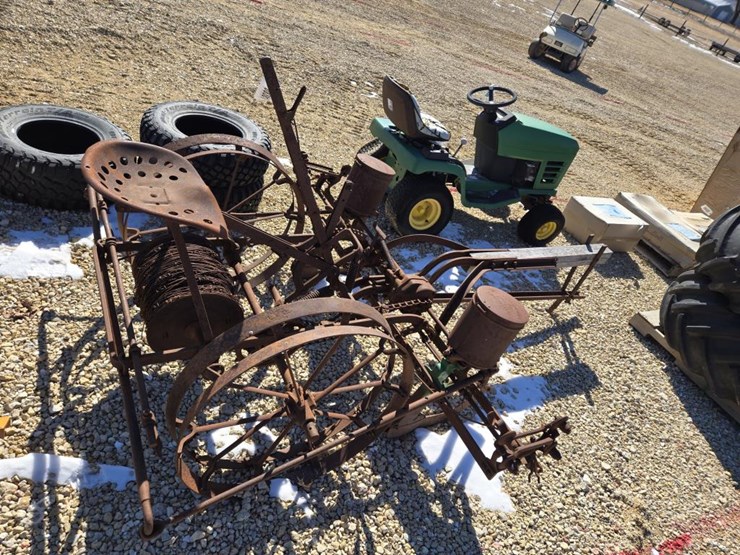 john-deere-2-image-1