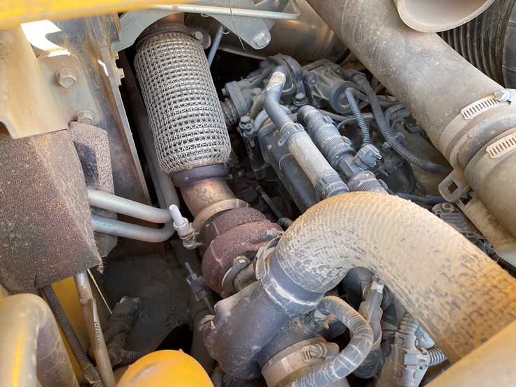 2019-new-holland-c237-image-38