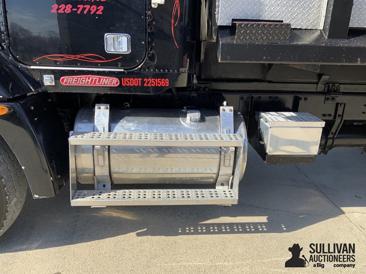 1995-freightliner-fld112-image-12