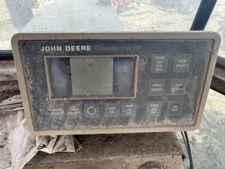 john-deere-1750-image-16