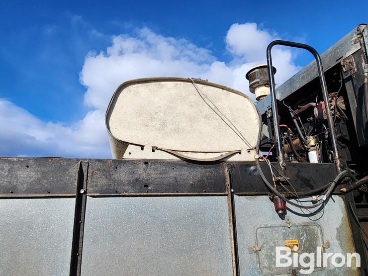 1980-gleaner-f2-image-15