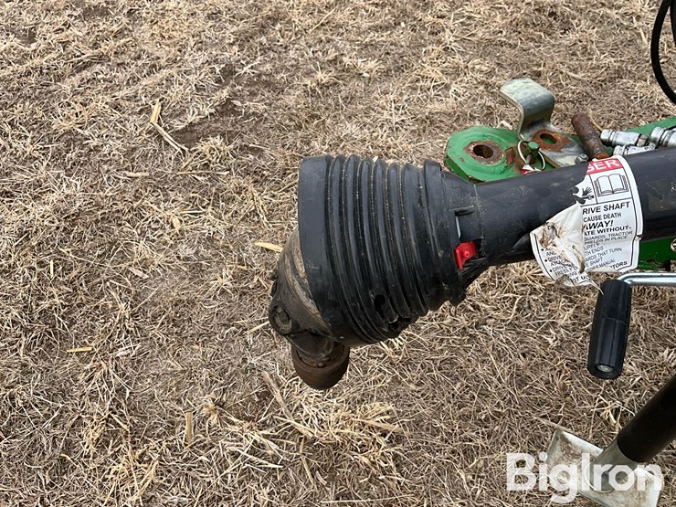 2010-john-deere-568-image-15