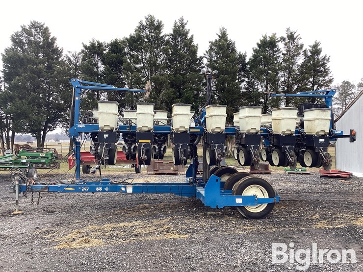 2010-kinze-3500-image-8