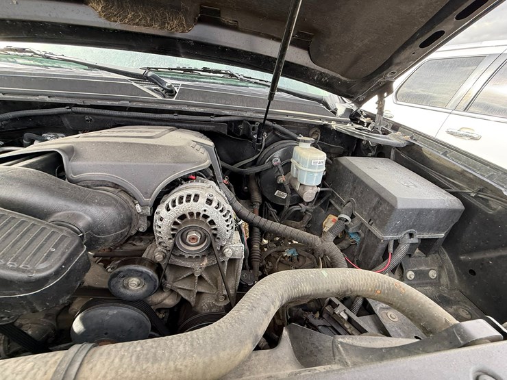 2014-chevrolet-tahoe-image-52