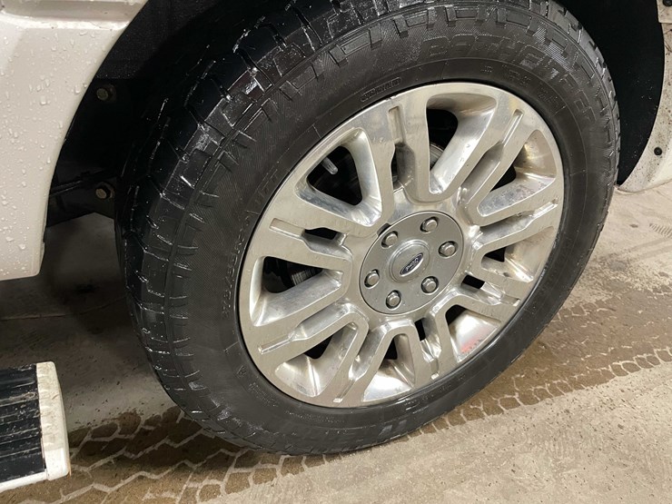 2014-ford-expedition-limited-image-15