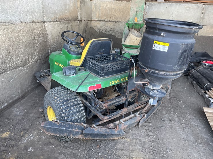#6018-•-john-deere-1200a-ride-on-finisher-with-seeder-image-5