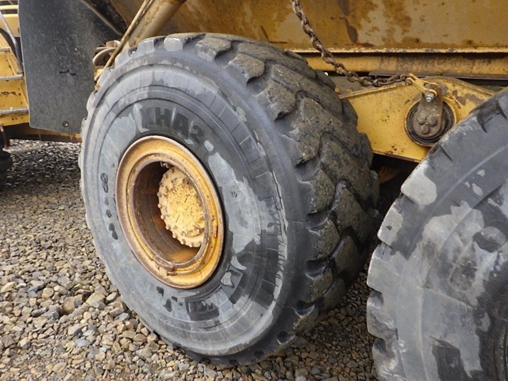 2005-caterpillar-740-image-41