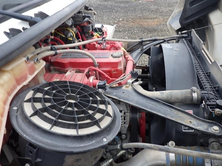 2018-freightliner-m2-15'-t/a-dump-truck-image-15