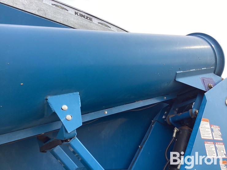 2005-kinze-1050-image-17