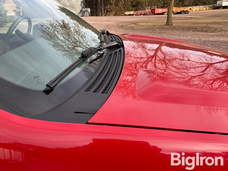 2012-chevrolet-suburban-1500-image-15